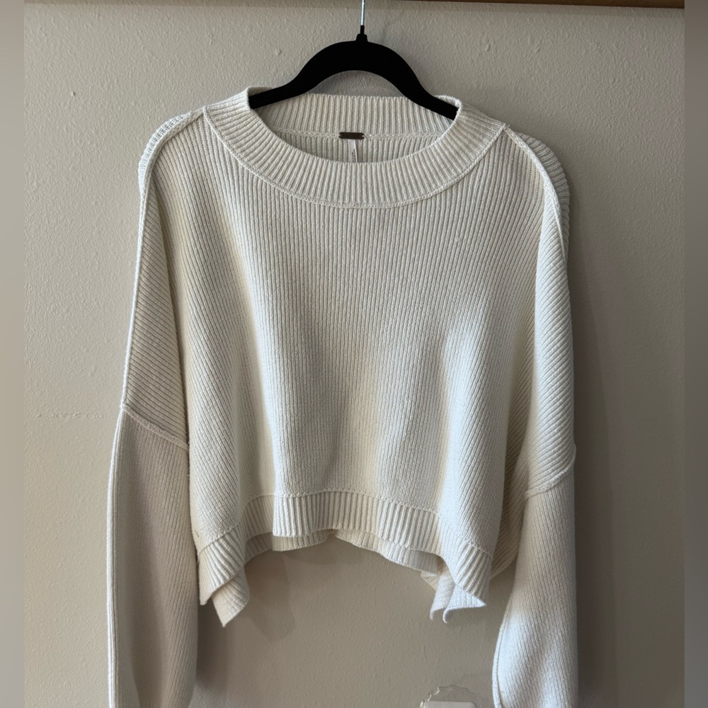 Free People Easy Street Crop Pullover Sweater in cream/white- Size L